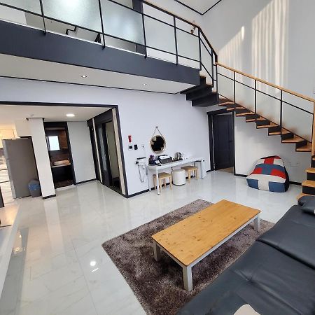 Yeosu Thestay Hostel Kültér fotó