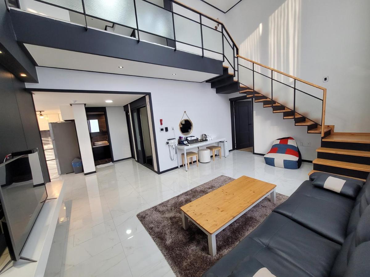 Yeosu Thestay Hostel Kültér fotó